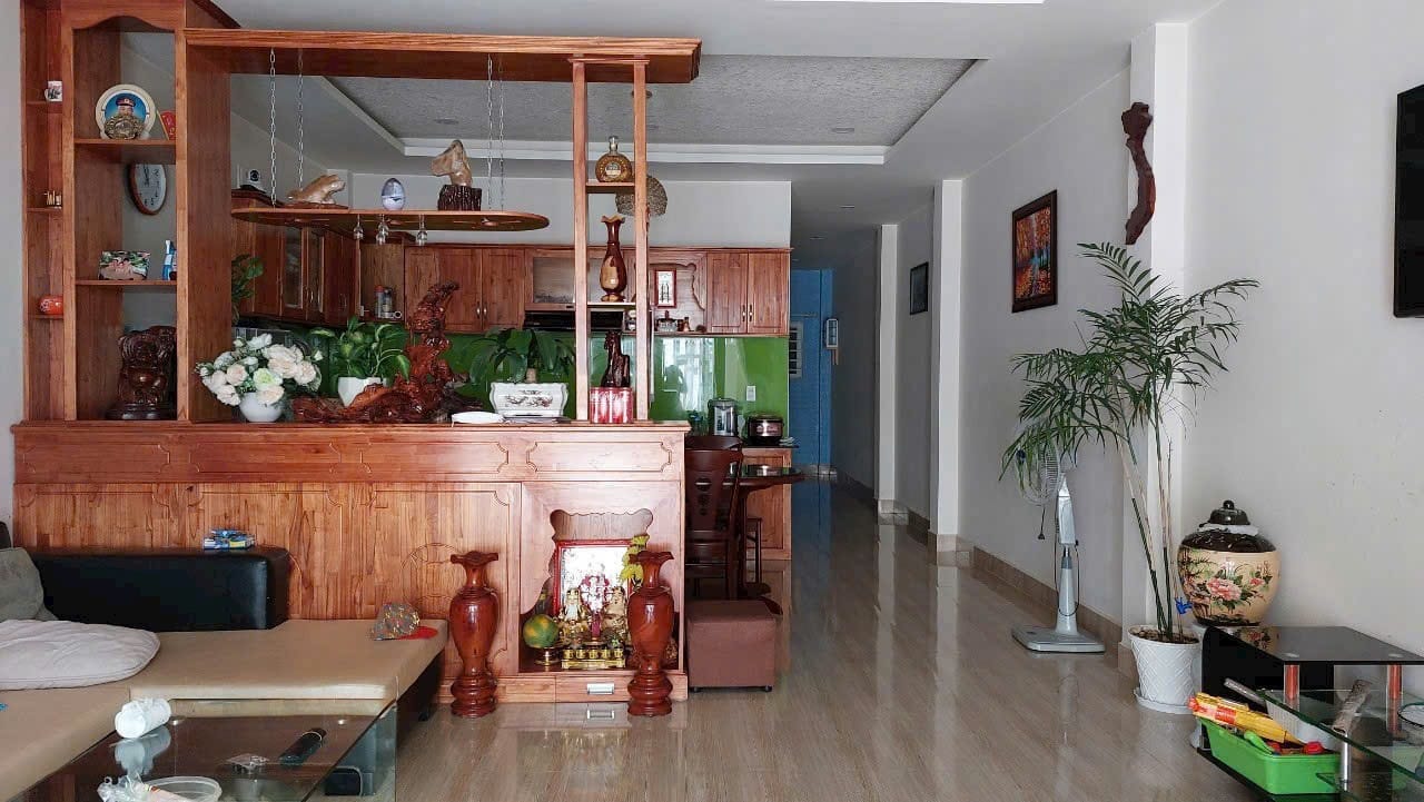 Giá nhà chỉ bằng giá đất